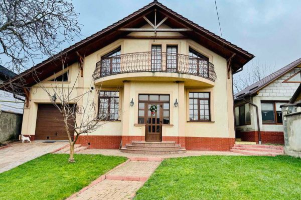 Strășeni, ,Case,For Sale,Roșcani,1344